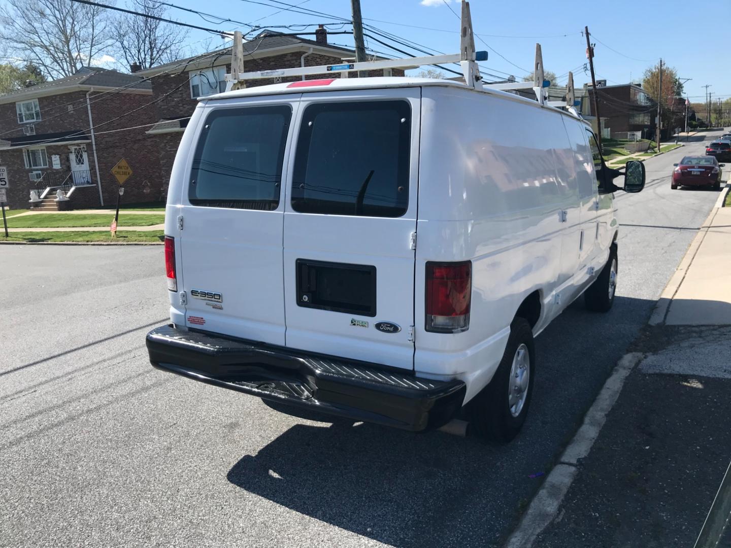 2012 White /Gray Ford Econoline E350 350 (1FTSE3EL4CD) with an 5.4 V8 engine, Automatic transmission, located at 577 Chester Pike, Prospect Park, PA, 19076, (610) 237-1015, 39.886154, -75.302338 - Photo#4